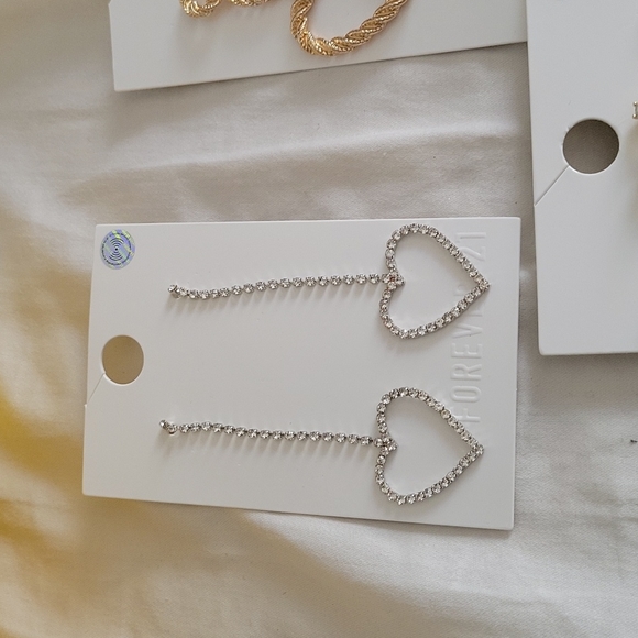 Forever 21 earrings, lot of 3 packs, NWT🎊🎉 - Picture 2 of 6